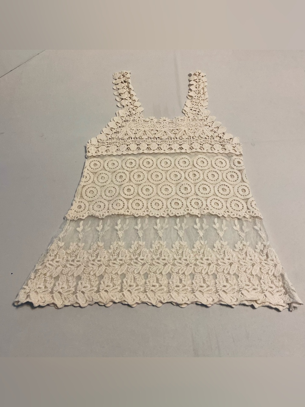 Crochet Lace Cream sleeveless Top- Classic Summer Style. Size M